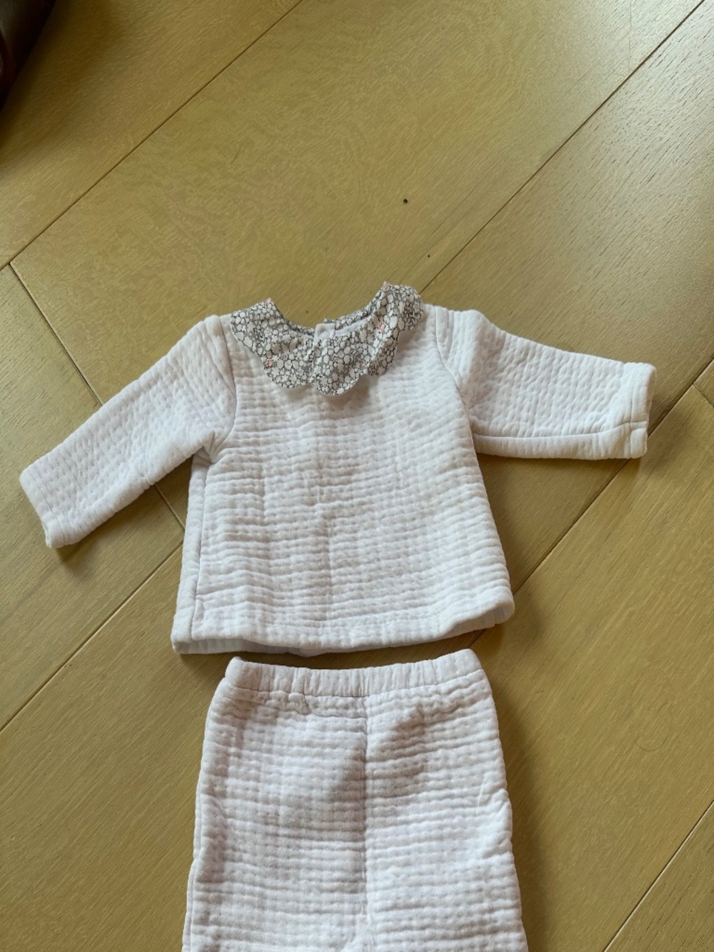 Jacadi Paris Baby Girl White Floral Collar Top & Pants Set 12M